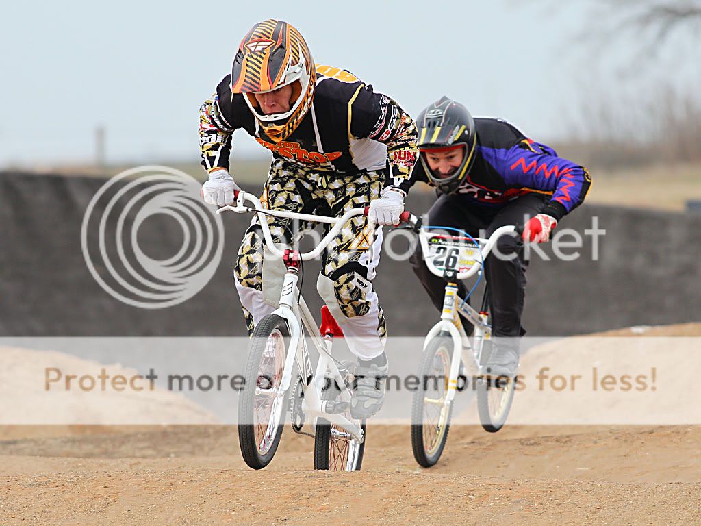 IMAGE: http://i889.photobucket.com/albums/ac91/MARK_9328/Canon%20Forums/1D%20MK%20IV%20First%20Shoot/MWIV0221.jpg