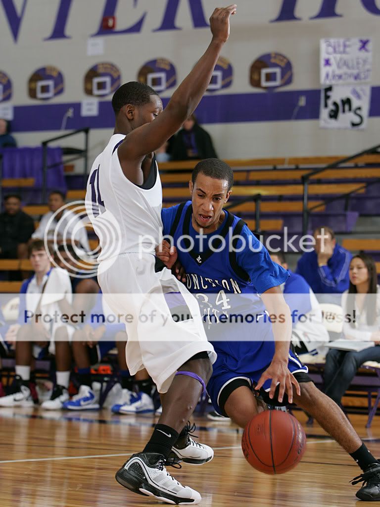 IMAGE: http://i889.photobucket.com/albums/ac91/MARK_9328/Canon%20Forums/2011%20Valley%20Center%20January%20Jam/mw00032473.jpg