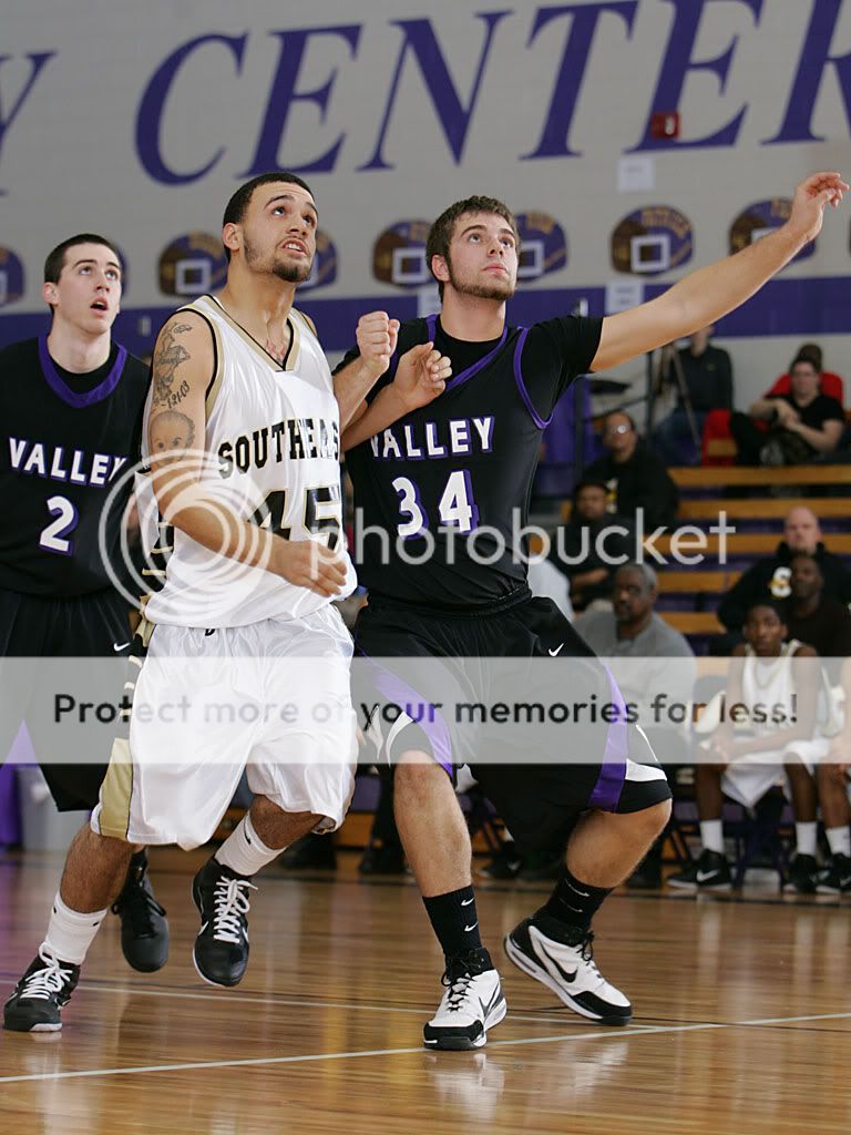 IMAGE: http://i889.photobucket.com/albums/ac91/MARK_9328/Canon%20Forums/2011%20Valley%20Center%20January%20Jam/mw00032538.jpg