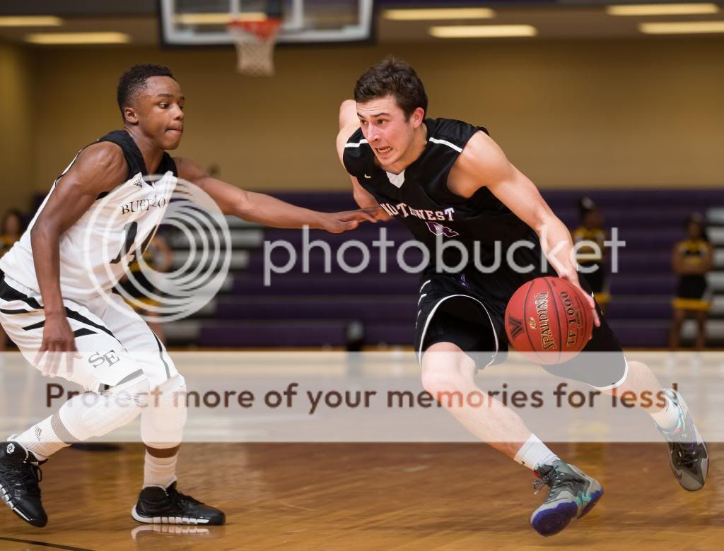 IMAGE: http://i889.photobucket.com/albums/ac91/MARK_9328/Canon%20Forums/2014%20January%20Jam%20The%20Players/MSWX0488_zps40f02329.jpg