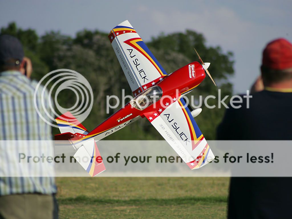 IMAGE: http://i889.photobucket.com/albums/ac91/MARK_9328/Canon%20Forums/RC%20Airplanes/00003447.jpg