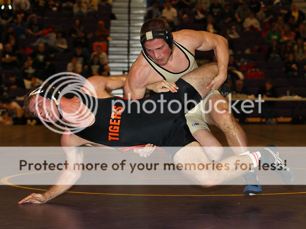 IMAGE: http://i889.photobucket.com/albums/ac91/MARK_9328/Canon%20Forums/VCHS%20Duals/MWIV9669-1.jpg