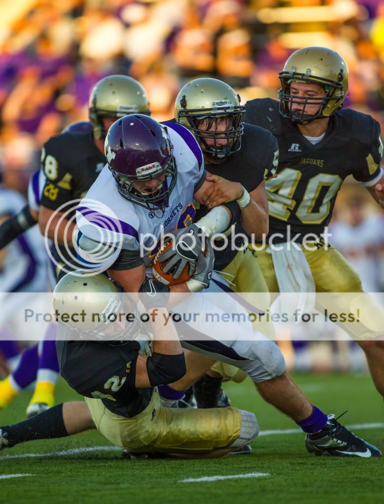 IMAGE: http://i889.photobucket.com/albums/ac91/MARK_9328/Canon%20Forums/VCHS%20Football%20vs%20Andover%20Central/MWIV00153.jpg