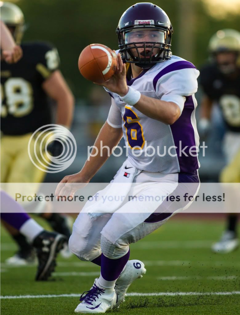 IMAGE: http://i889.photobucket.com/albums/ac91/MARK_9328/Canon%20Forums/VCHS%20Football%20vs%20Andover%20Central/MWIV00306.jpg