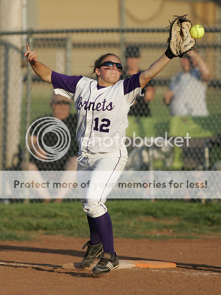 IMAGE: http://i889.photobucket.com/albums/ac91/MARK_9328/Canon%20Forums/VCHS%20Girls%20State%20Softball%202011/mw00039397.jpg