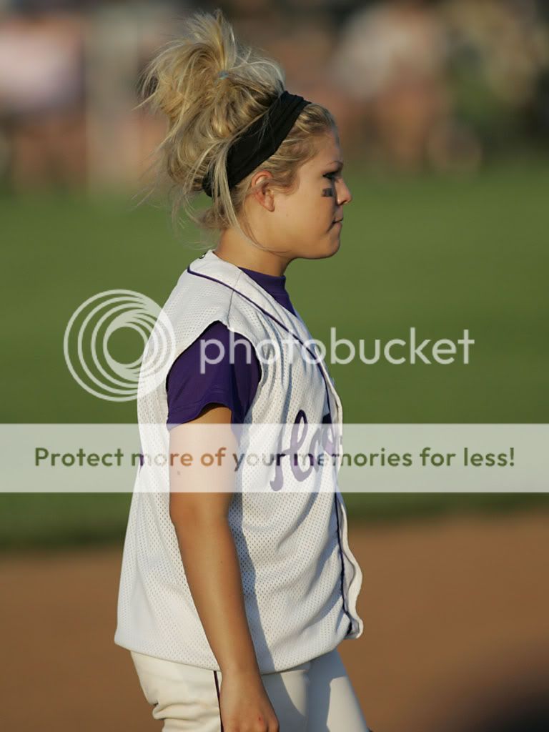 IMAGE: http://i889.photobucket.com/albums/ac91/MARK_9328/Canon%20Forums/VCHS%20Girls%20State%20Softball%202011/mw00039404.jpg