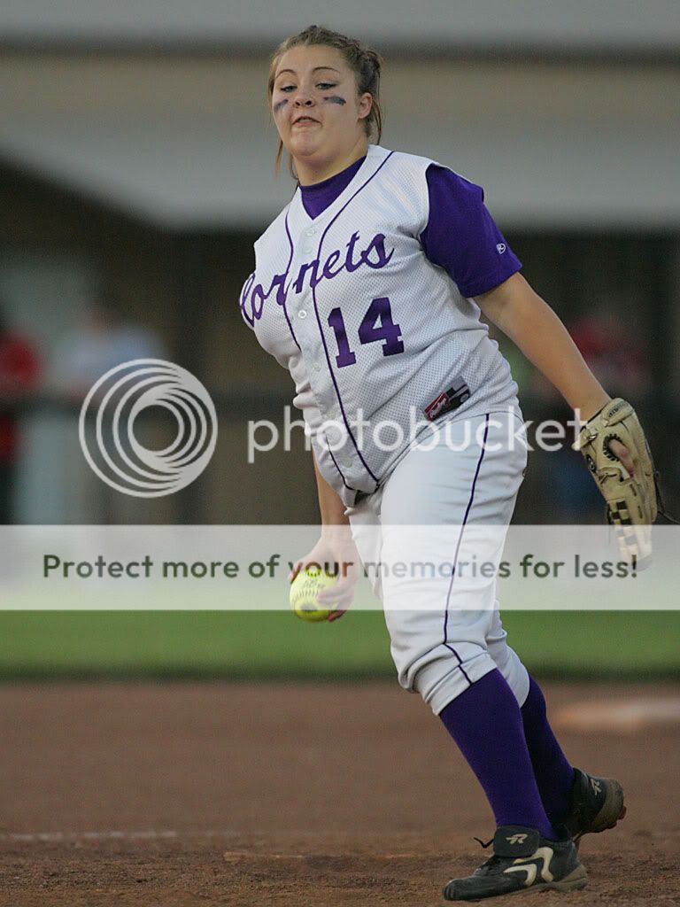 IMAGE: http://i889.photobucket.com/albums/ac91/MARK_9328/Canon%20Forums/VCHS%20Girls%20State%20Softball%202011/mw00039495.jpg