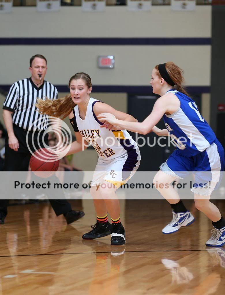 IMAGE: http://i889.photobucket.com/albums/ac91/MARK_9328/Canon%20Forums/VCHS%20Varsity%20Basketball/MSWX001228_zpscf81d25c.jpg