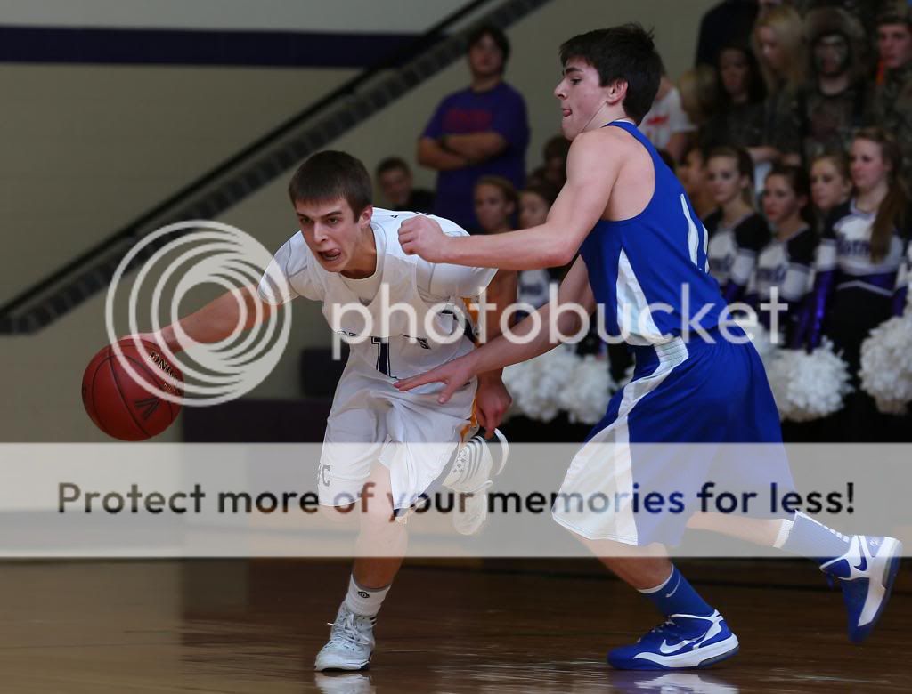 IMAGE: http://i889.photobucket.com/albums/ac91/MARK_9328/Canon%20Forums/VCHS%20Varsity%20Basketball/MSWX001327_zps07601462.jpg