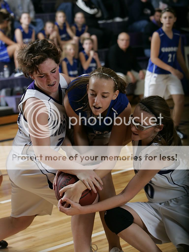 IMAGE: http://i889.photobucket.com/albums/ac91/MARK_9328/Canon%20Forums/VCMS%20Girls%20Basketball/VCMS%20Girls%2012_09_10/00031780.jpg