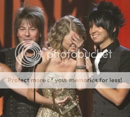 2 taylor-swift-awardsjpg- Taylor Swift 330 Sessions. 2 taylor-swift-awardsjpg-