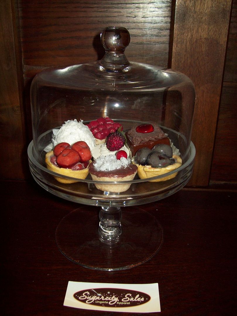 NEW WILLIAMSSONOMA SMALL 9" GLASS DOME COVERED PEDESTAL SERVING STAND