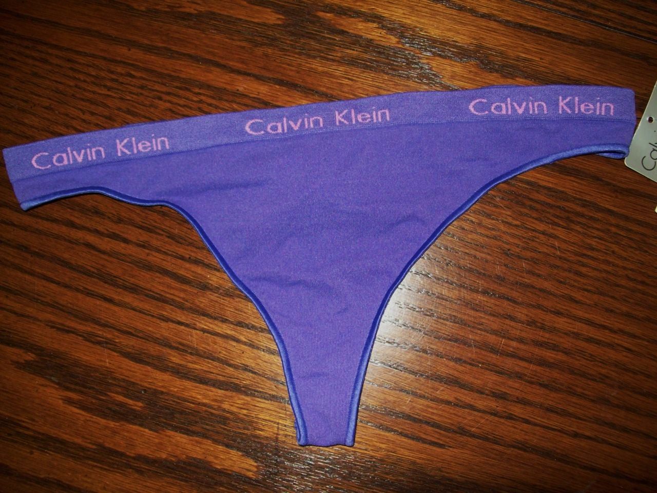NWT CALVIN KLEIN NYLON SPANDEX THONG PANTIES SEAMLESS EDGE PURPLE D3317